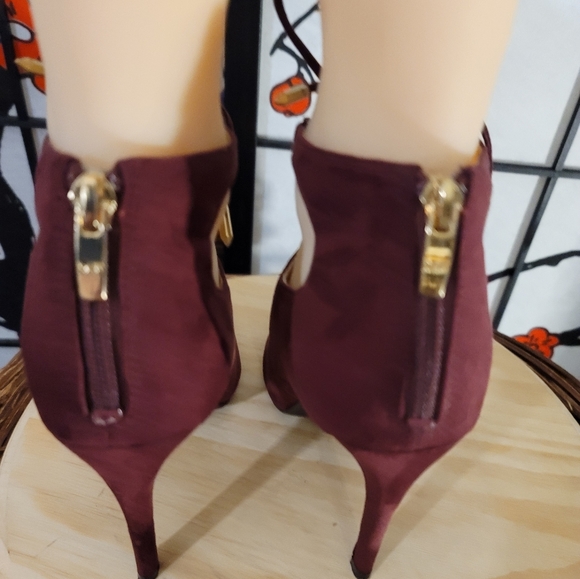 MARC FISCHER RICH BURGUNDY CUT OUT LACED TOP HEELS/SIZE 7 - Picture 6 of 9